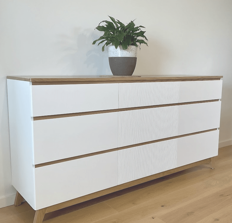 Buffet with Ribbed drawers for sight impaired